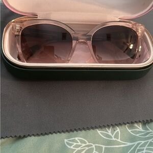 Kate Spade sunglasses brand new in case never worn limited edition